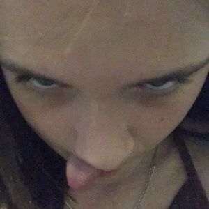 Meet your Posher, Chloe